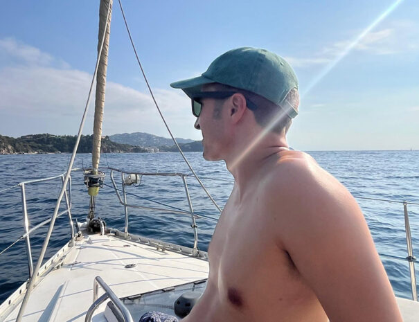 guests enjoyng a blanes boat rental