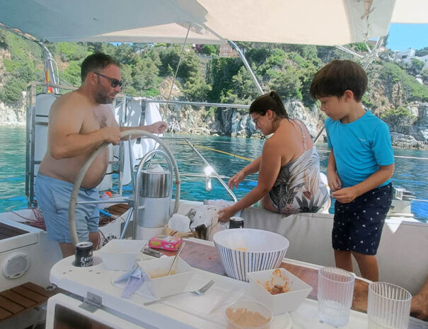 guests enjoying a day of a blanes boat rental