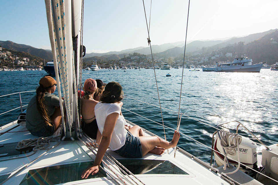 boat rent with guests onboard